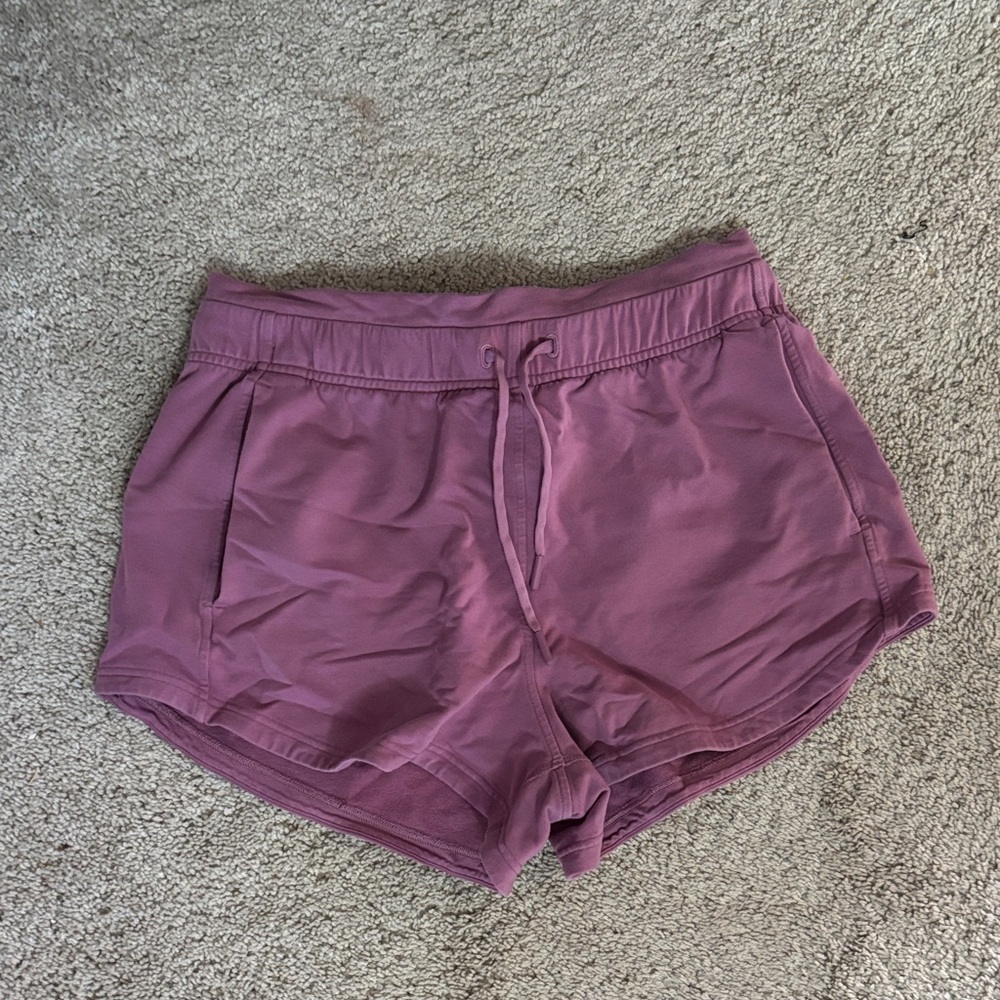Women's Mauve lululemon shorts